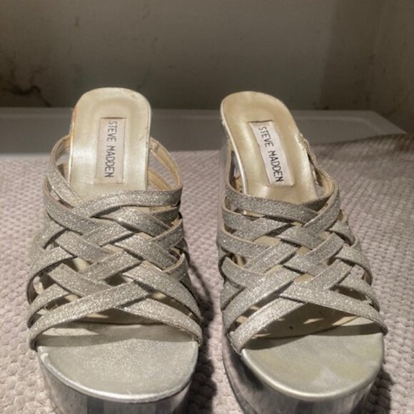 Steve Madden Platform Glitter Sandals. - Picture 2 of 4
